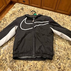 Little boys Black and white Nike jacket. Great condition. 4t.